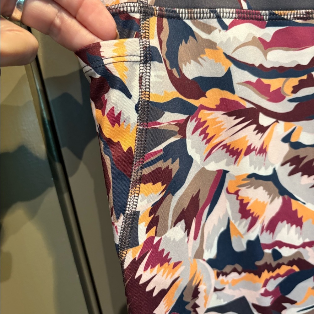 Nannette Vibrant Abstract Print Leggings - Picture 2 of 5